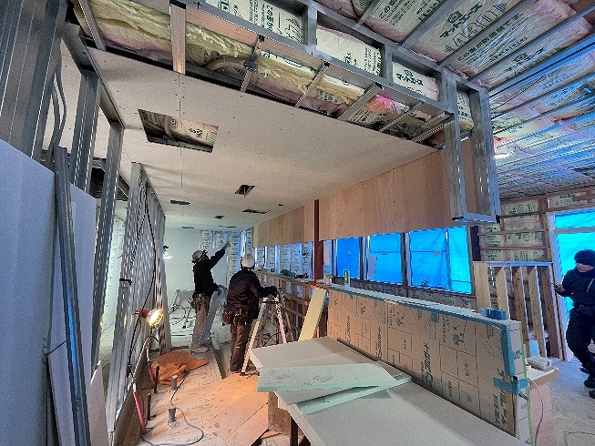 D社 マシン搬入口改修工事 | 大阪の重量屋で重量物運搬・搬入